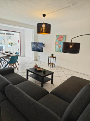 Exklusives Apartment in Geilenkirchen für 12 Personen mit Dachterasse und Wintergarten 2 Etagen